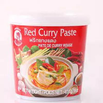 Červená kari pasta